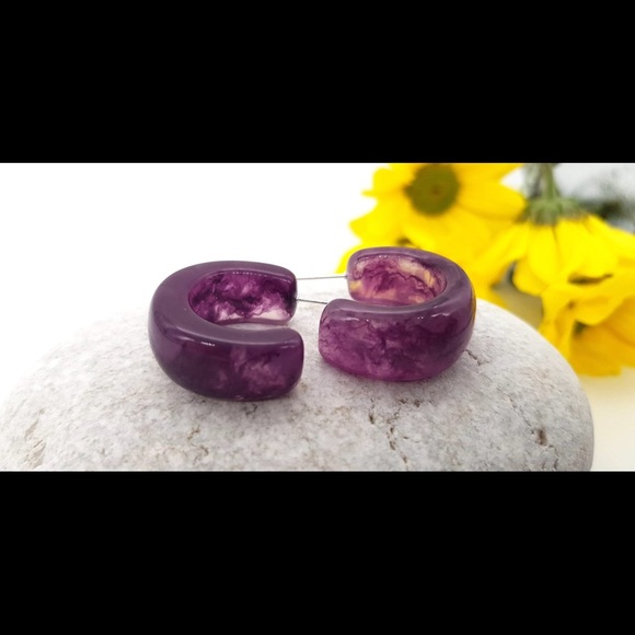 5/$35 🌙 Minimalist Jade Amethyst Citrine Tone Acrylic Huggie Hoop Earrings |NWT - Picture 13 of 17